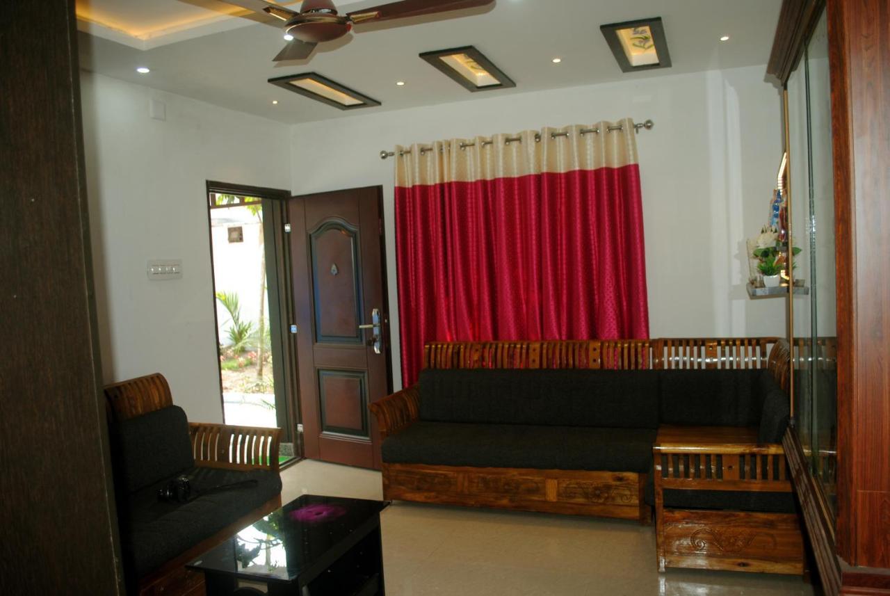 Nice Villa Irimbranallur Exterior photo
